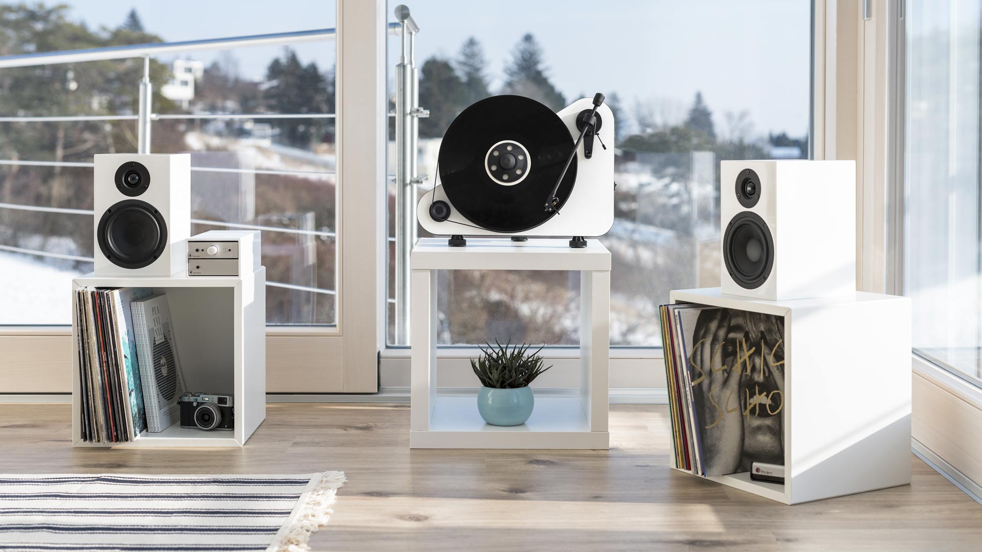 TICKLE YOUR EARS WITH TWO-CHANNEL HI-FI SOUND